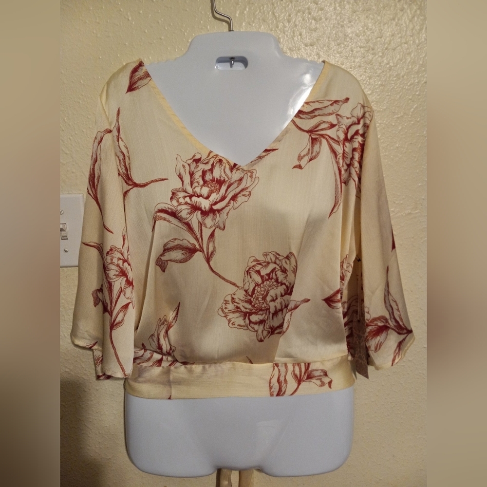 Iris basic floral blouse